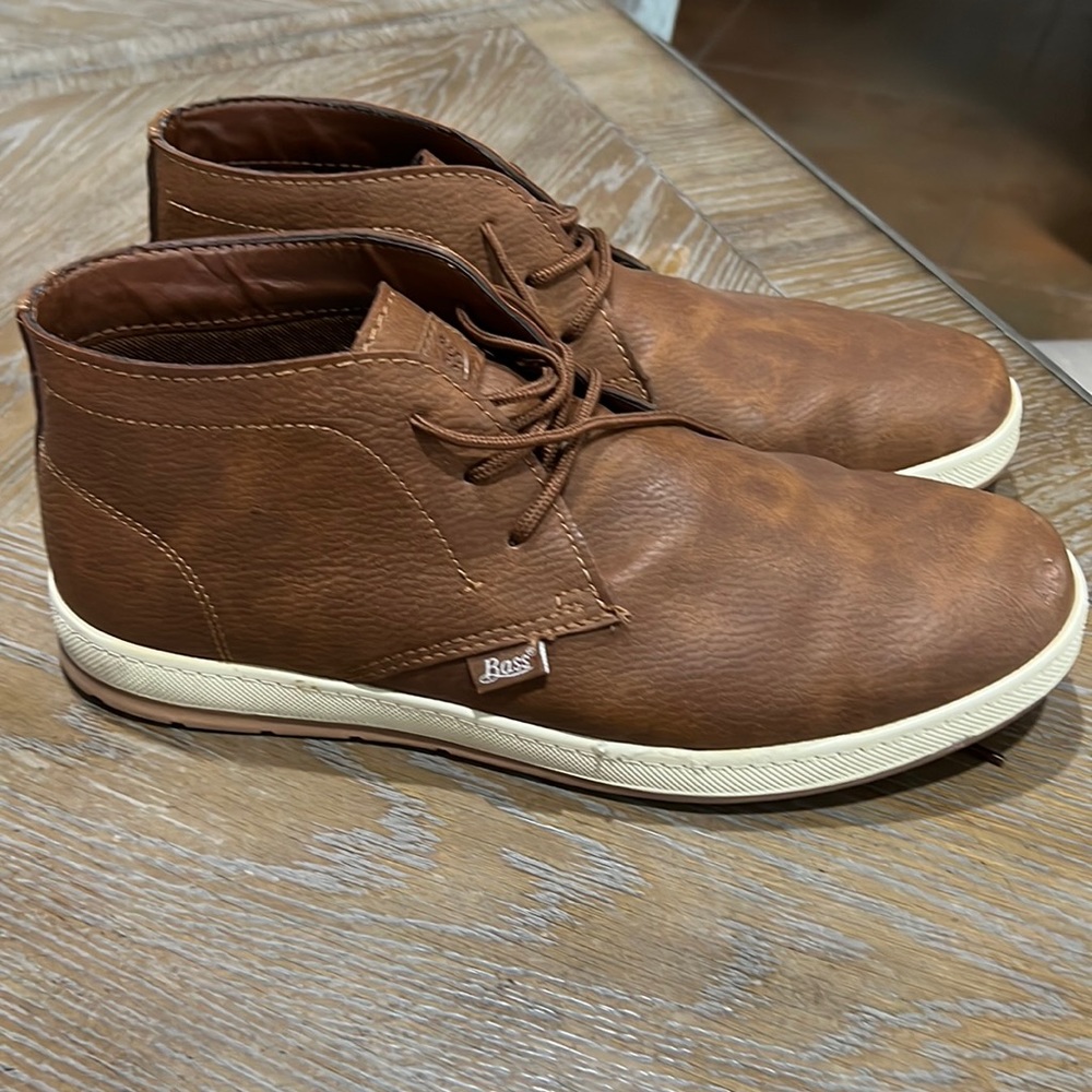 Brown GH Bass Men’s Chukka boots Size 13